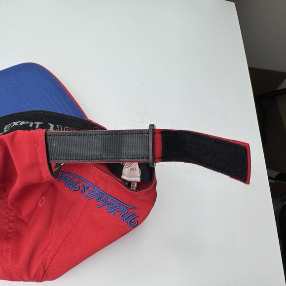 Mitchell & Ness Philadelphia 76ers Core Basic Red Adjustable Snapback Hat Cap - Picture 9 of 12